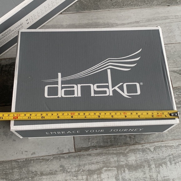 Dansko Shoe Box Empty For your Gift Wrap - Picture 2 of 13